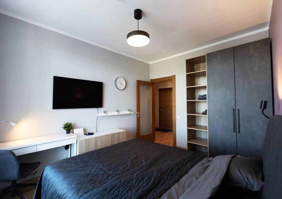 Stylish With Parking & Spacious Balcony Appartement