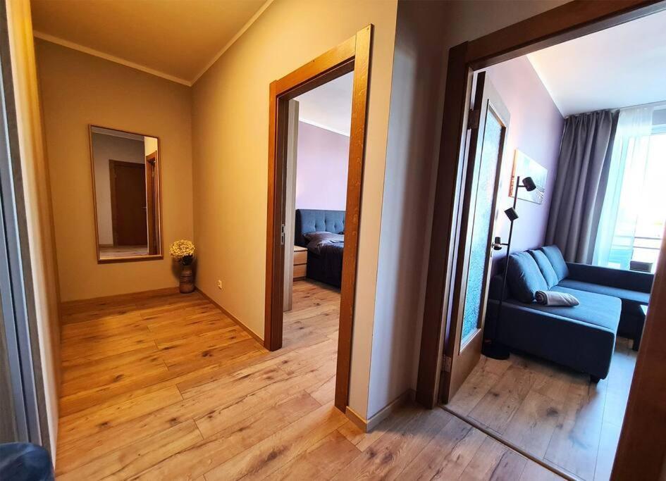 Stylish With Parking & Spacious Balcony Appartement